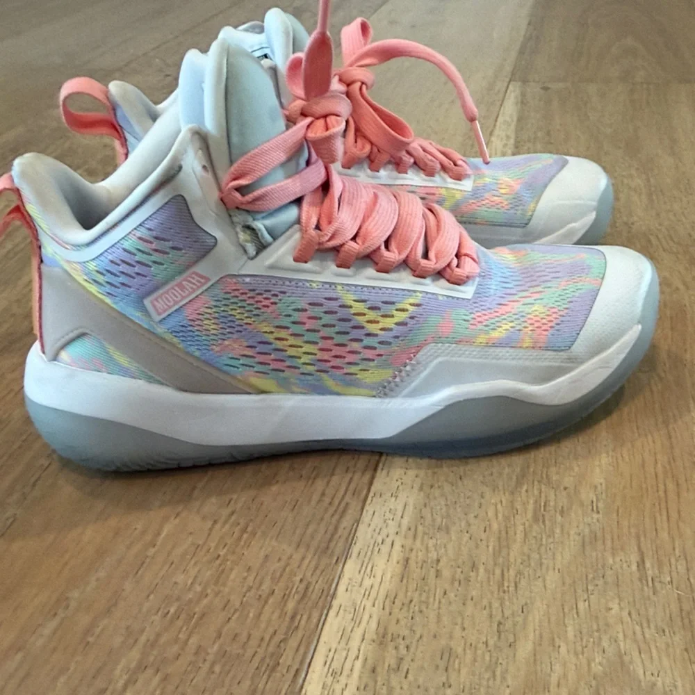 Women's Pastel Multicolor Athletic Sneakers with Pink Laces